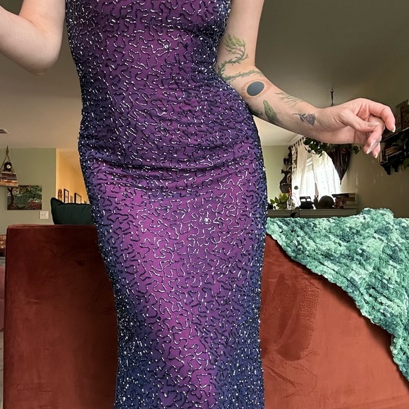 Vintage Andretta Donatello Vintage 1990’s Silk Hand Beaded Gown. - Picture 6 of 8